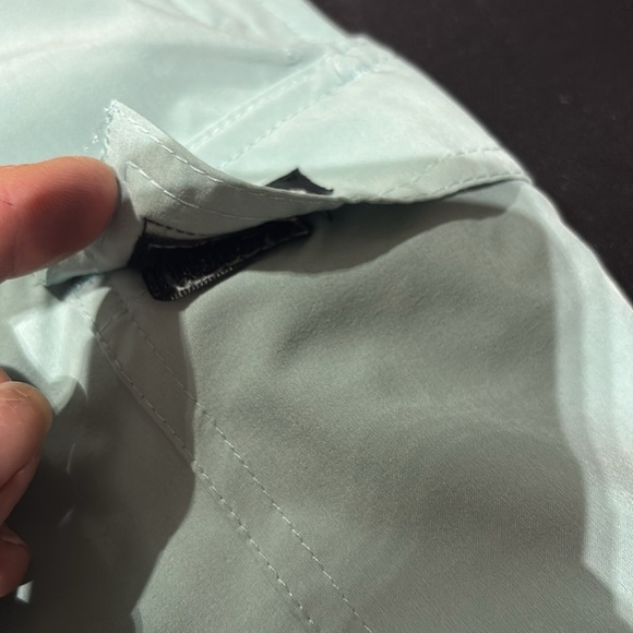 Quicksilver Lined board/swim,elastic drawstring waist,hip pockets,back velcro - Picture 11 of 12